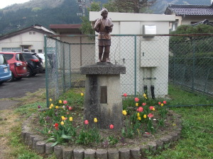 根雨小