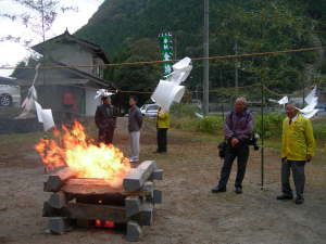 金持神社